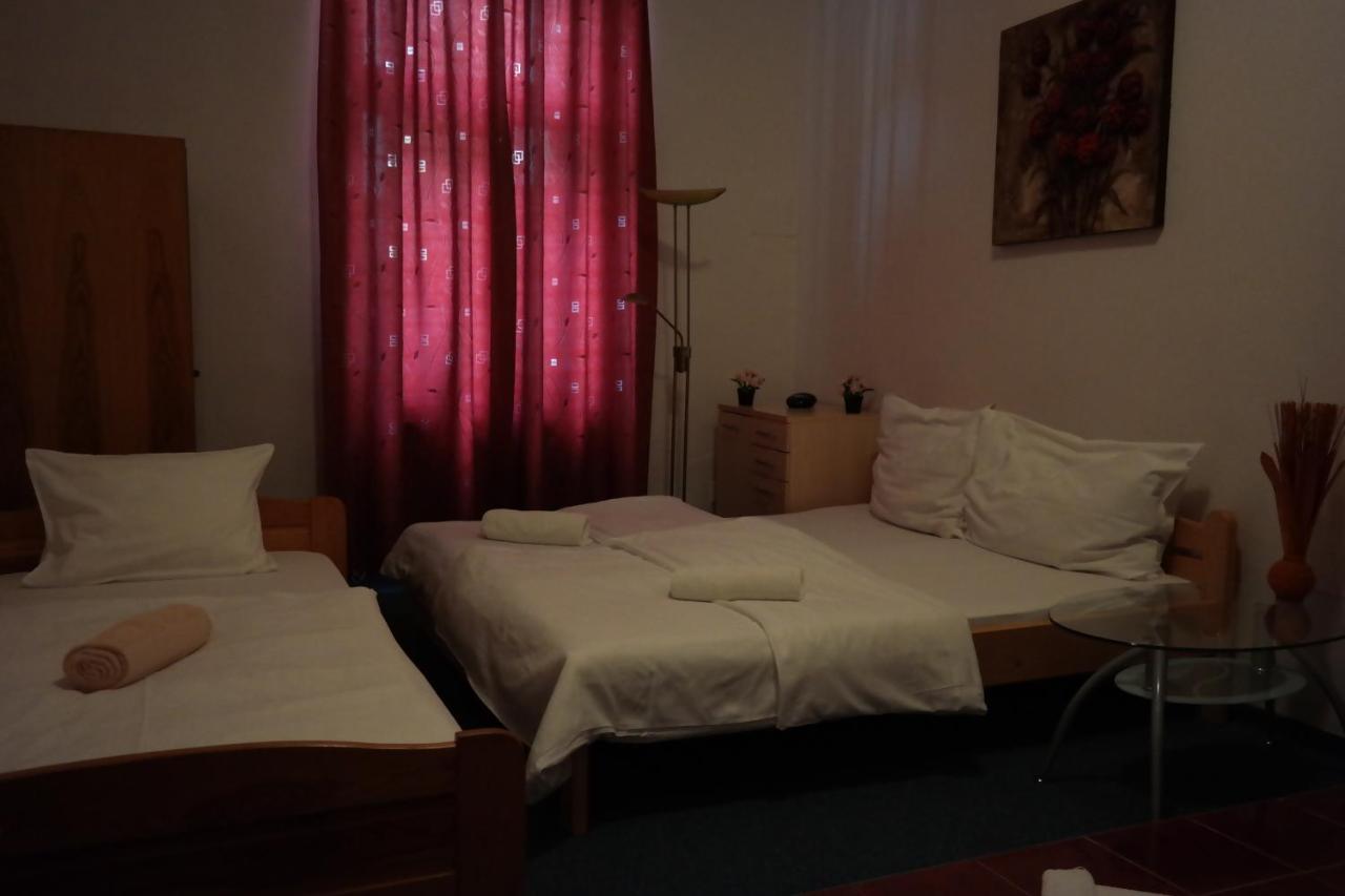 Hotel Praha Club Bed & Breakfast 외부 사진