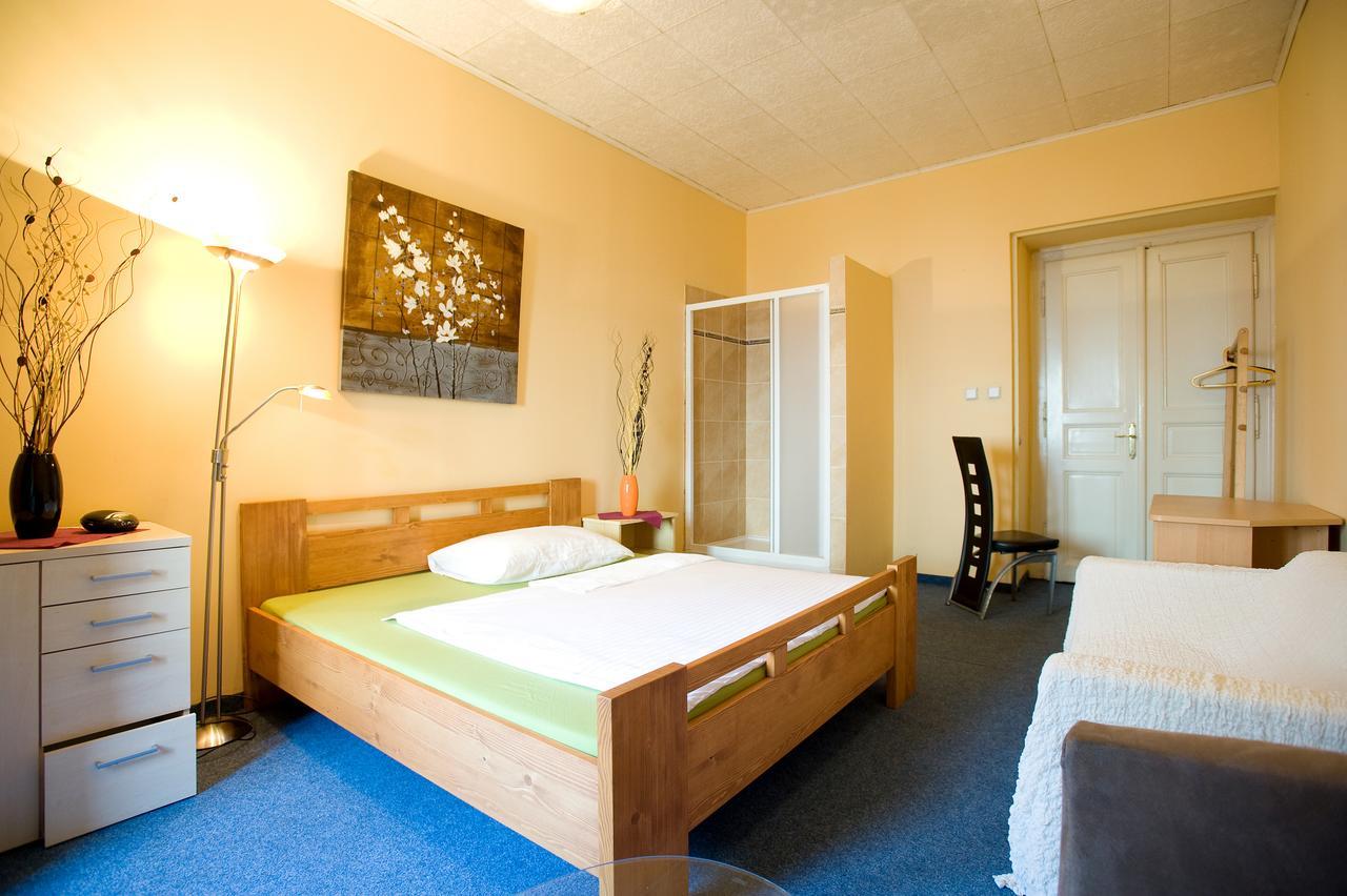 Hotel Praha Club Bed & Breakfast 외부 사진