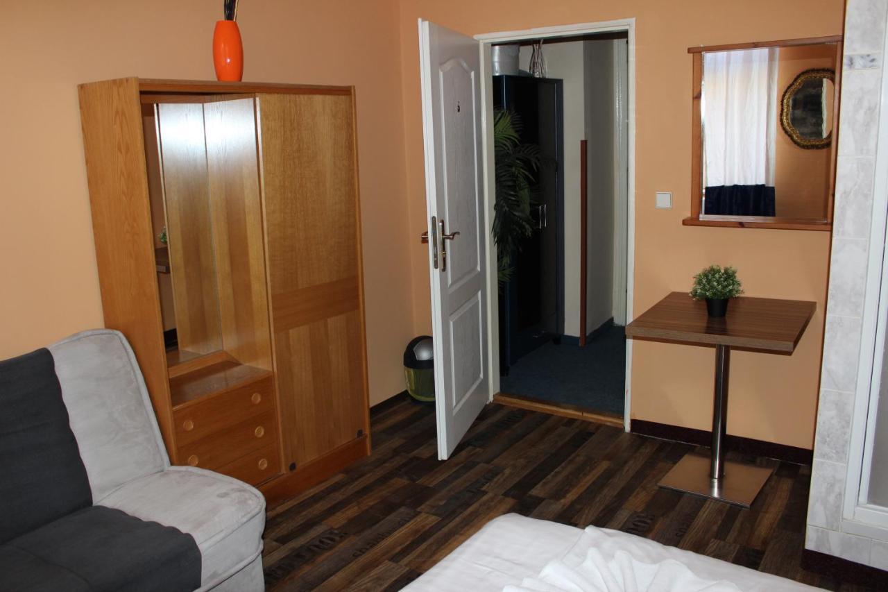 Hotel Praha Club Bed & Breakfast 외부 사진